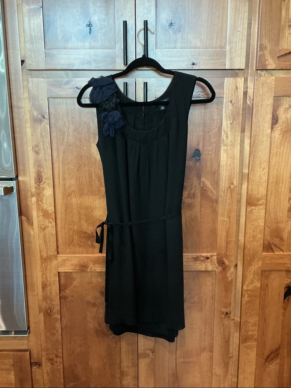 Banana Republic Black One-Shoulder Floral-Applique Dress